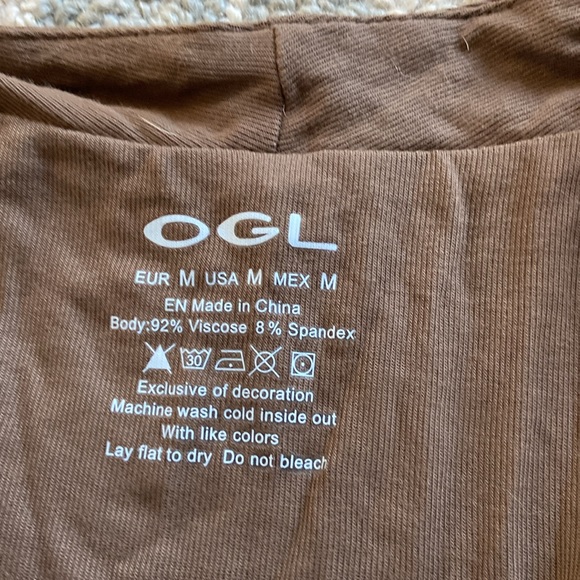 OGL square neck sleeveless tank with ruched sides - Picture 4 of 7